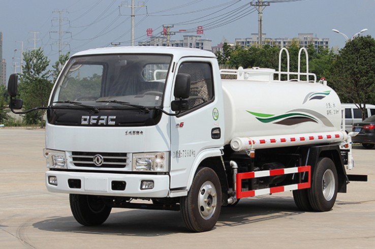 環衛灑水車作業視頻_5噸(5方)東風多利卡環衛灑水車價格