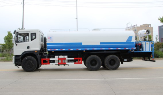 20噸東風T5后雙橋灑水車帶30米霧炮高清圖片 20噸東風T5后雙橋灑水車帶30米霧炮高清圖片