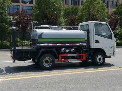 3噸灑水車價(jià)格查詢_國(guó)六3方凱馬K3柴油版藍(lán)牌綠化灑水車廠家價(jià)格