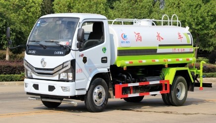 高效的灑水車(chē)圖片 高效的灑水車(chē)圖片